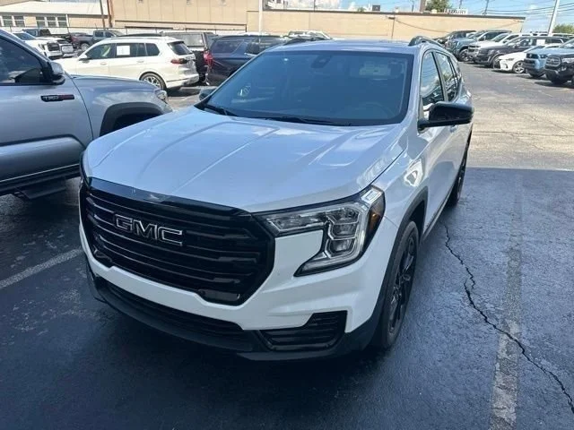 Certified Used 2024 Summit White GMC SLE image 4