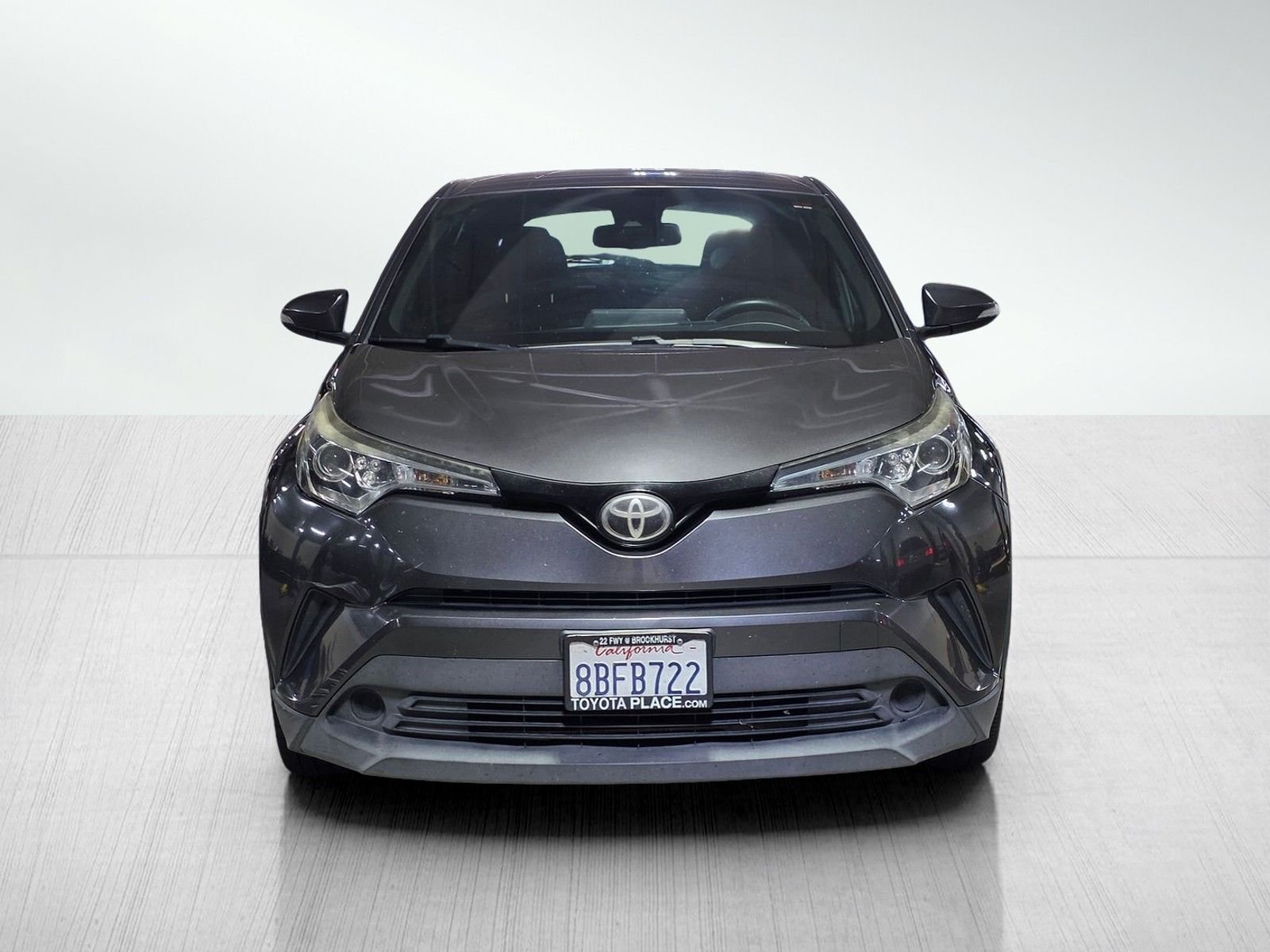 Used 2018 Magnetic Gray Metallic Toyota XLE image 2