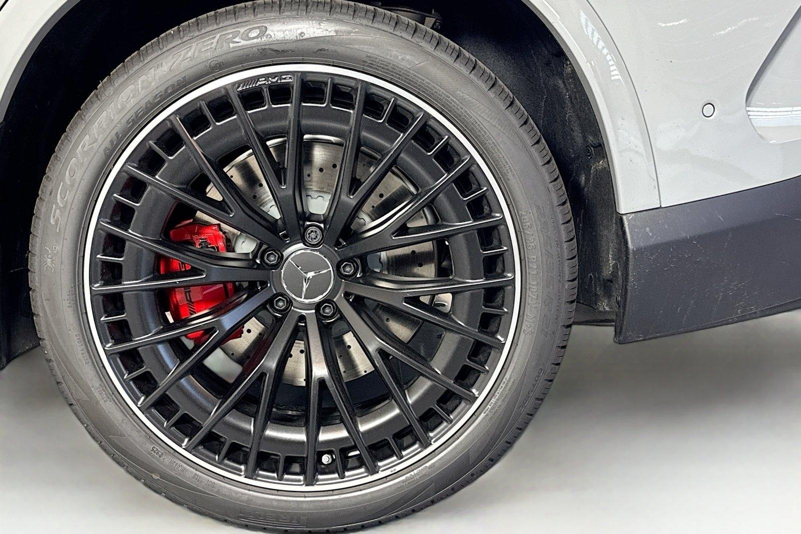 New 2026 Manufaktur Alpine Grey Mercedes-Benz AMG® GLC 43 image 29