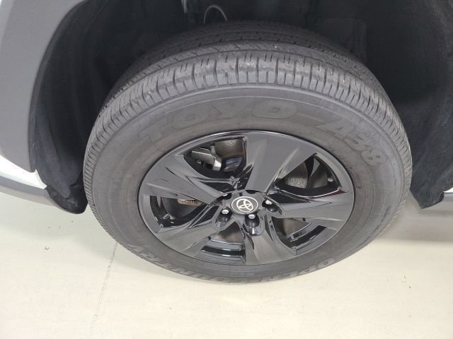Used 2024 Ice Cap Toyota XLE image 37