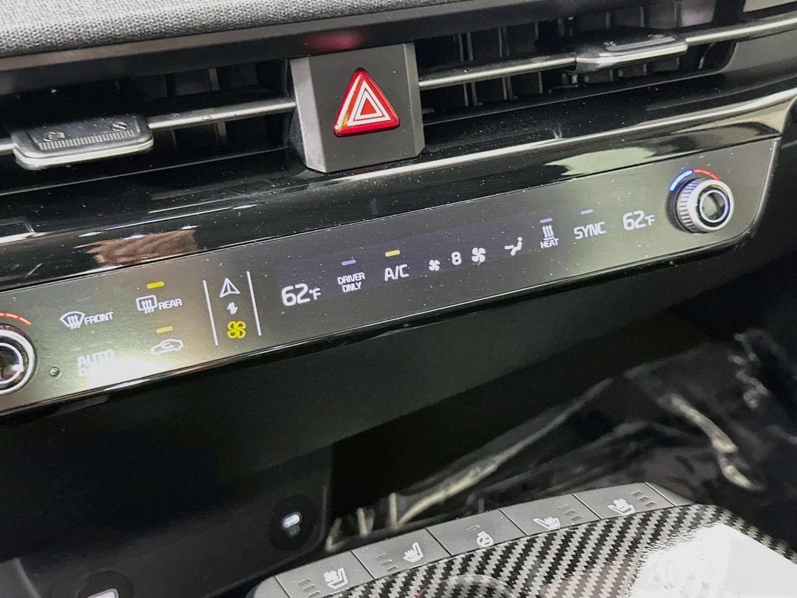 Used 2022 Steel Gray Kia Wind image 16
