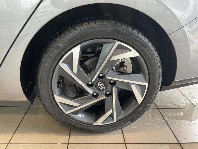 2024 Hyundai Elantra Limited - Photo 31