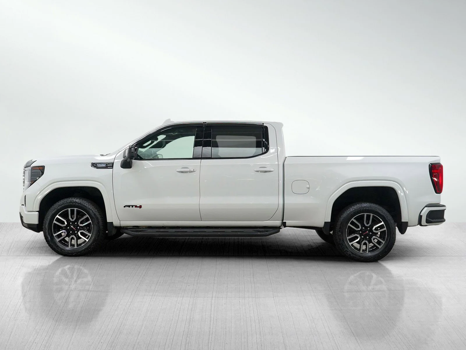 Used 2024 GMC Sierra 1500 AT4 with VIN 1GTUUEE89RZ174515 for sale in Roseville, Minnesota