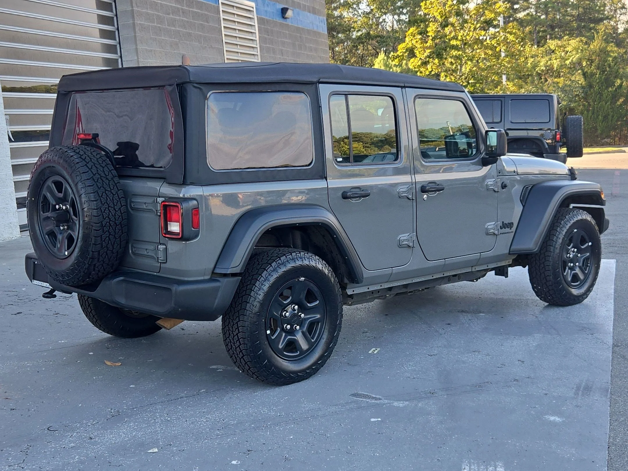Used 2023 Sting-Gray Clearcoat Jeep Sport image 7