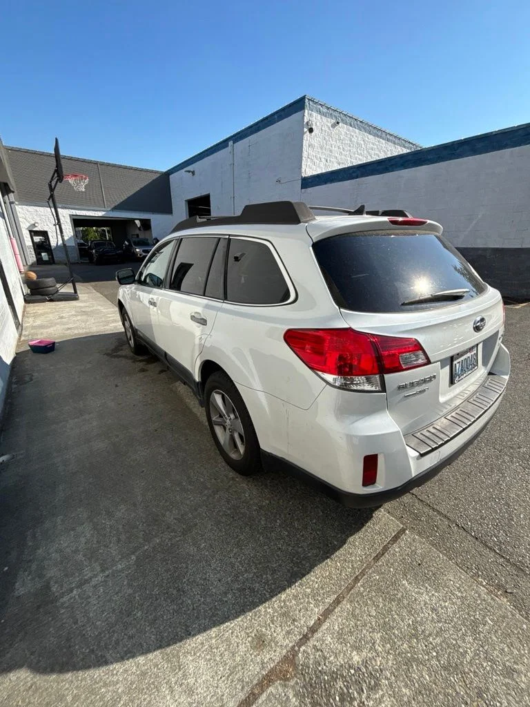 Used 2013 Satin White Pearl Subaru 2.5i image 6