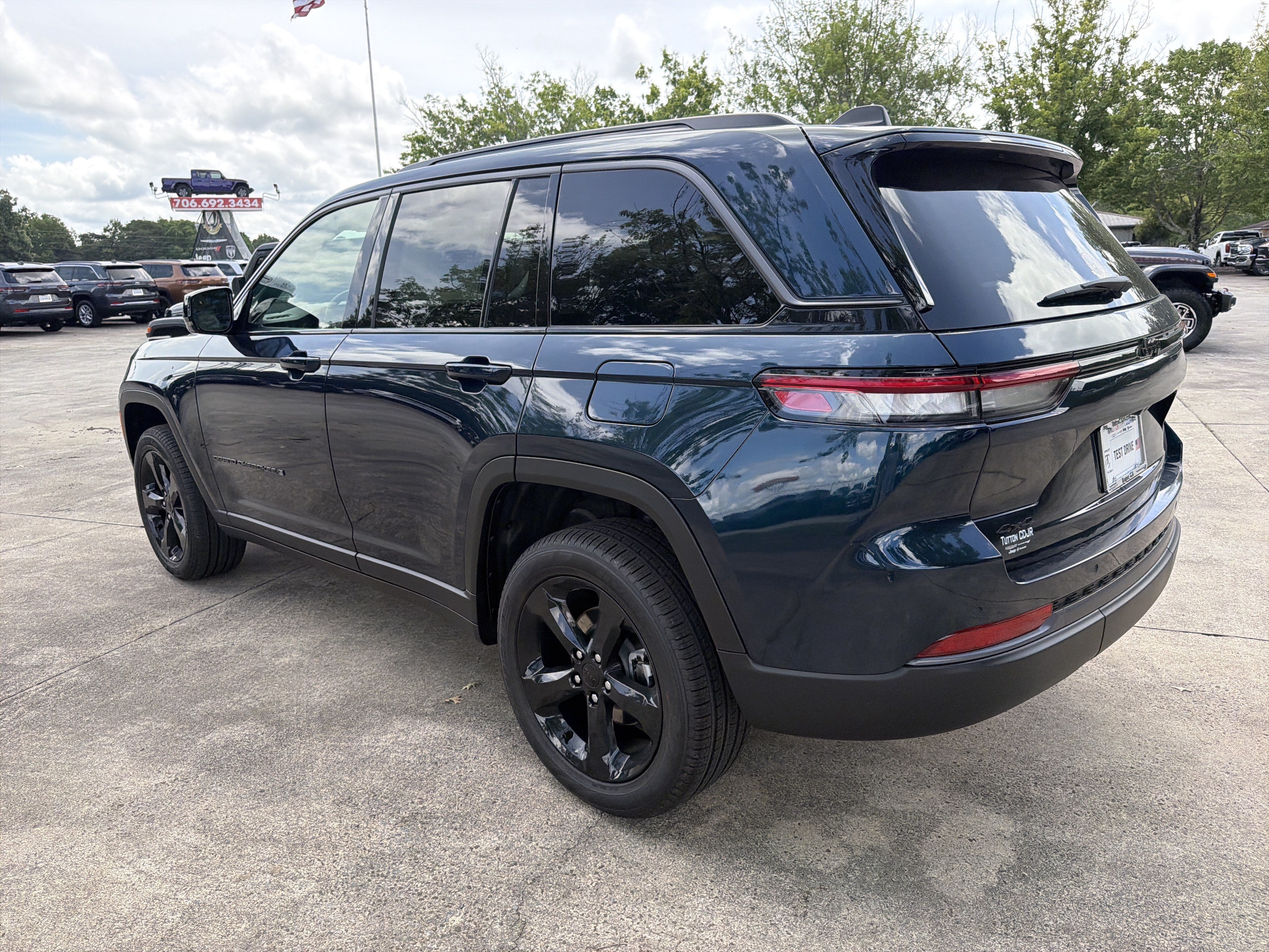 New 2026 Fathom Blue Pearlcoat Jeep Limited image 5