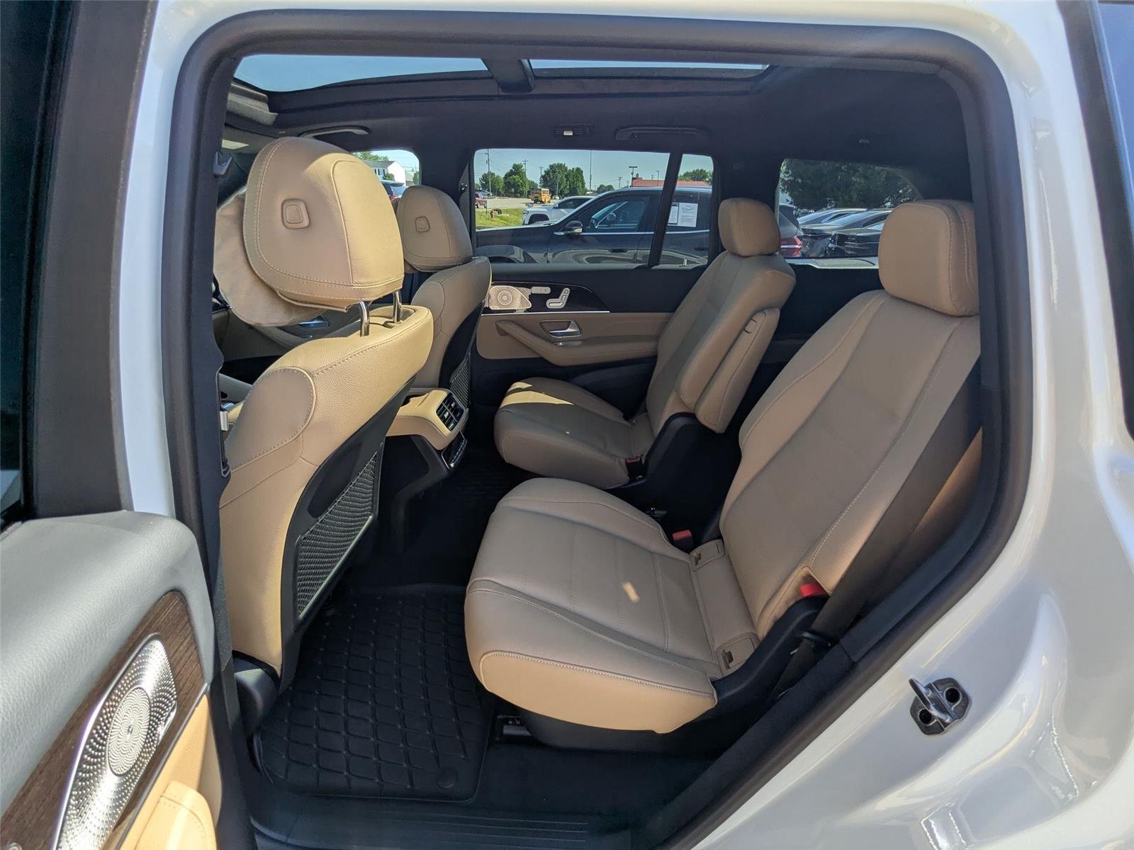 New 2026 Polar White Mercedes-Benz GLS 450 image 25