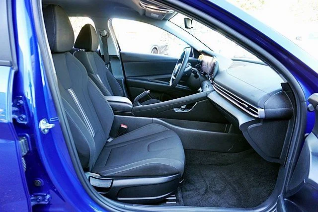 Used 2024 Blue Hyundai SEL image 10