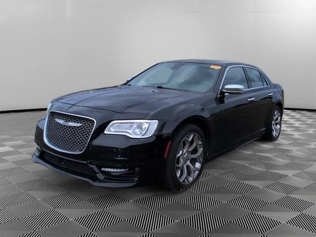 2020 Chrysler 300 C's photo