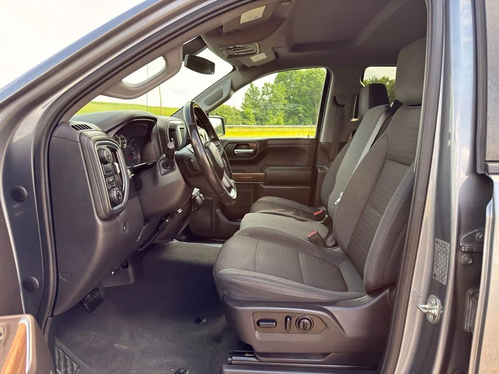Used 2019 Gray Chevrolet LT image 2