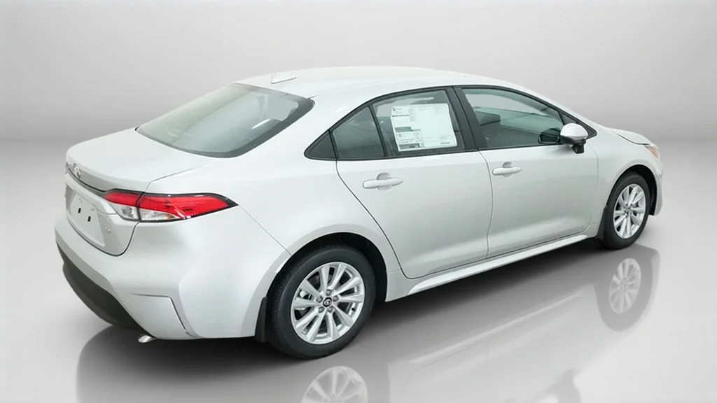 New 2027 Classic Silver Metallic Toyota LE image 9