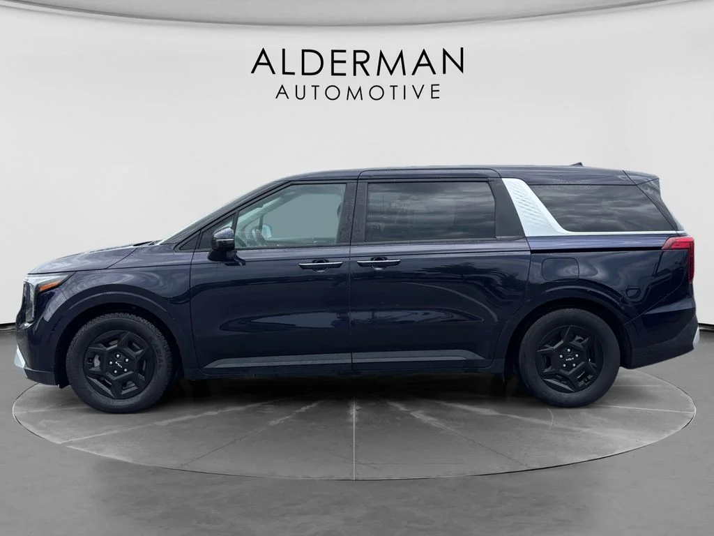 Used 2022 Gray Kia LXS image 2