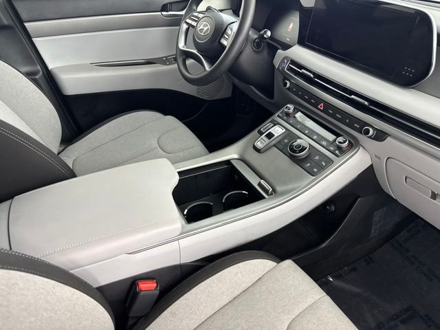 Certified Used 2025 Black Hyundai SE image 26