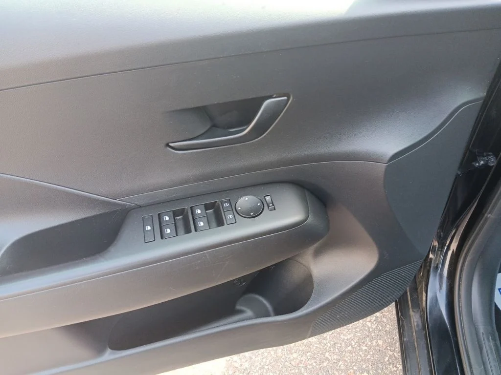 Used 2025 Abyss Black Pearl Hyundai SEL image 16