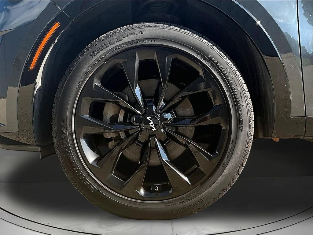 Certified Used 2023 Gray Kia SX image 33