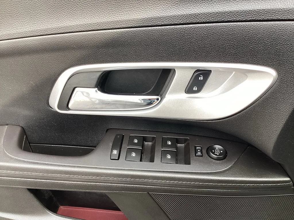Used 2015 SUMMIT WHITE Chevrolet LS image 33