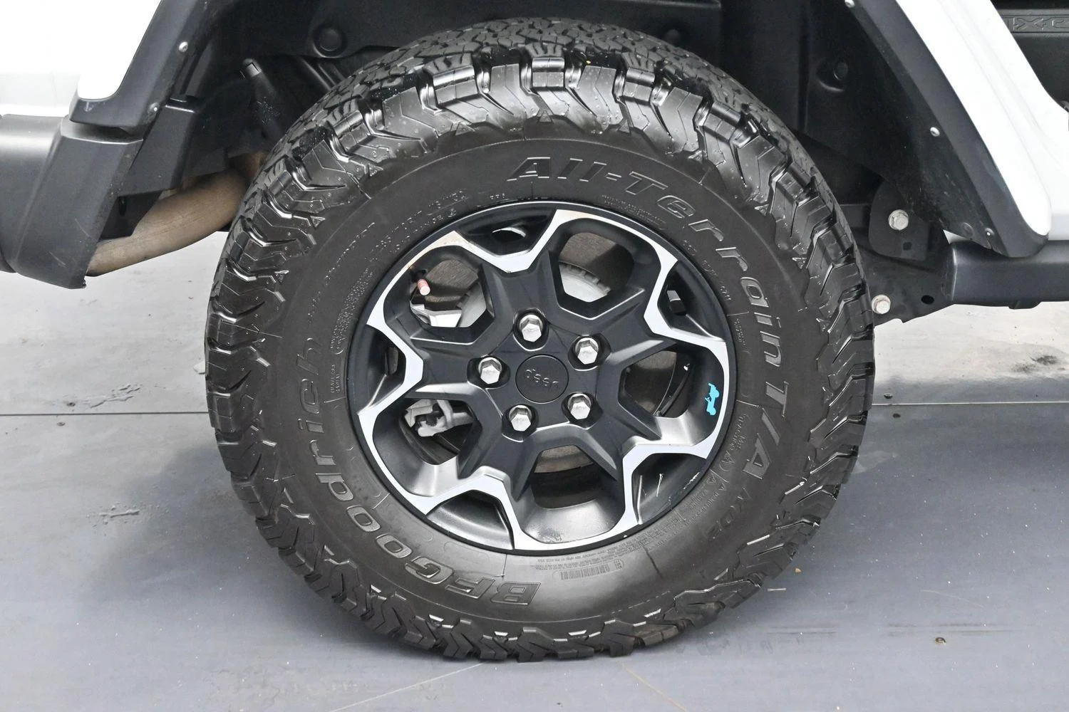 Used 2023 Bright White Clearcoat Jeep Rubicon image 35
