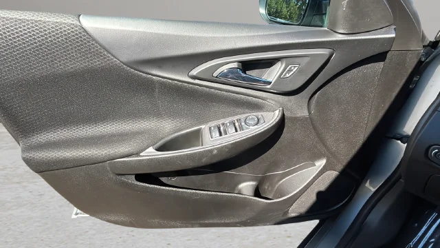 Used 2025 Gray Chevrolet LT image 17