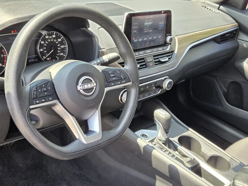 Used 2025 Garnet Pearl NISSAN 2.5 SV image 8