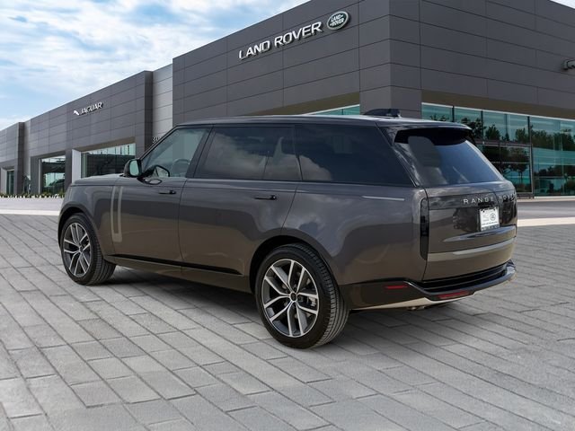 New 2026 Charente Grey Land Rover SE image 3