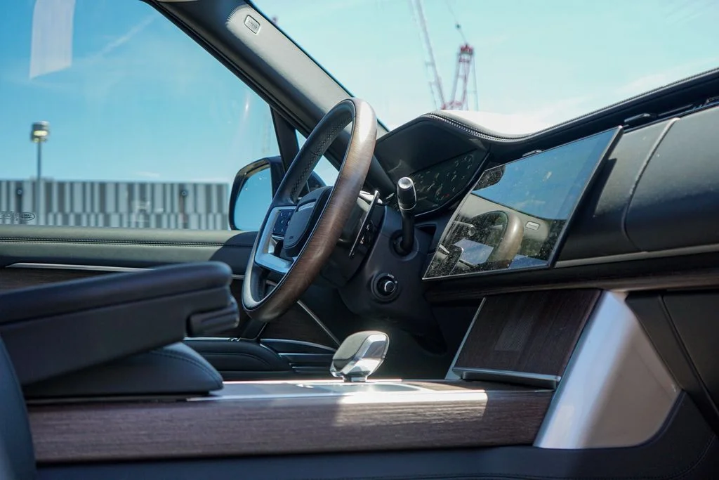 Certified Used 2025 Black Land Rover Autobiography image 31