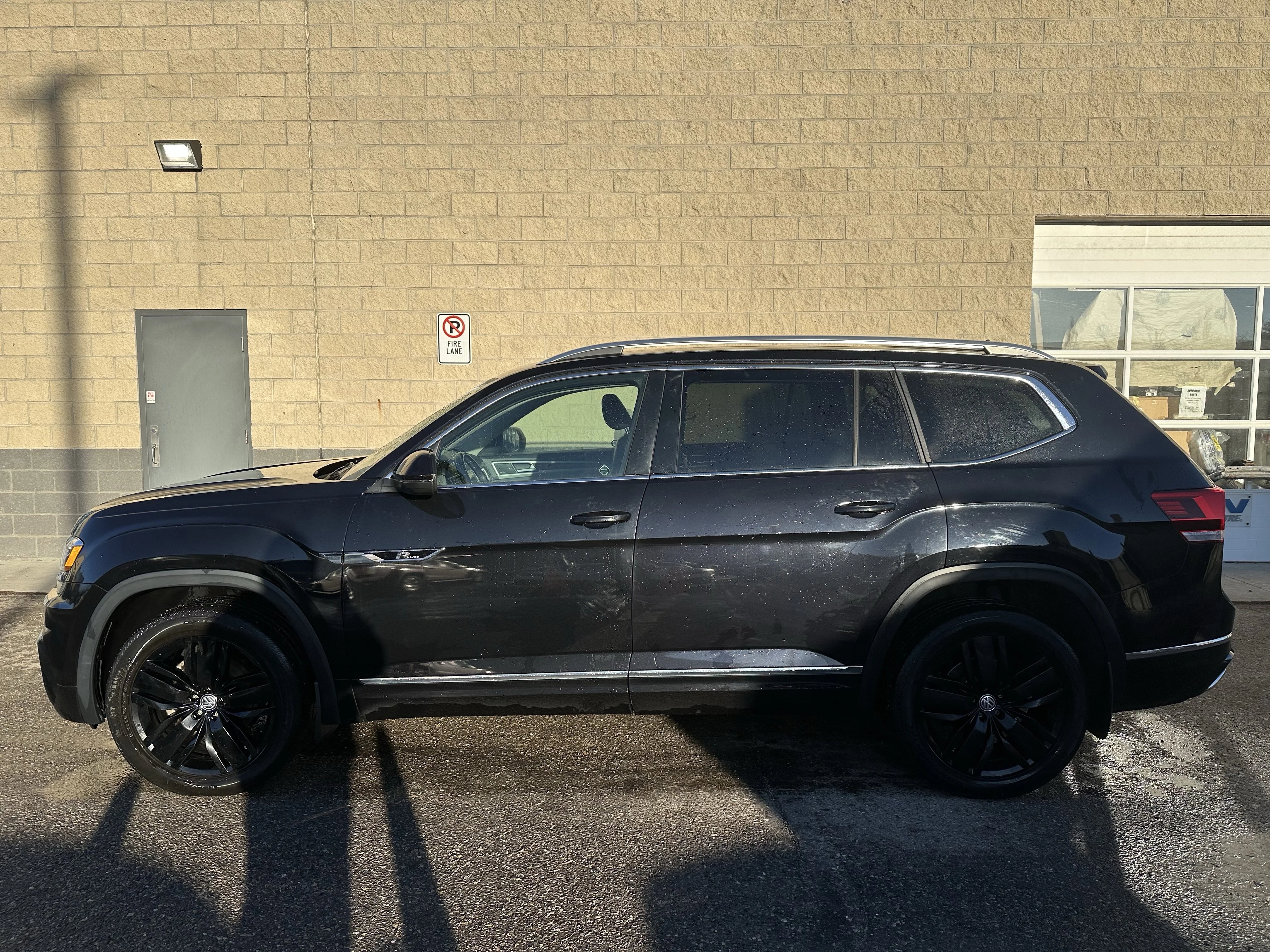 Certified Used 2019 Black Volkswagen Execline image 3