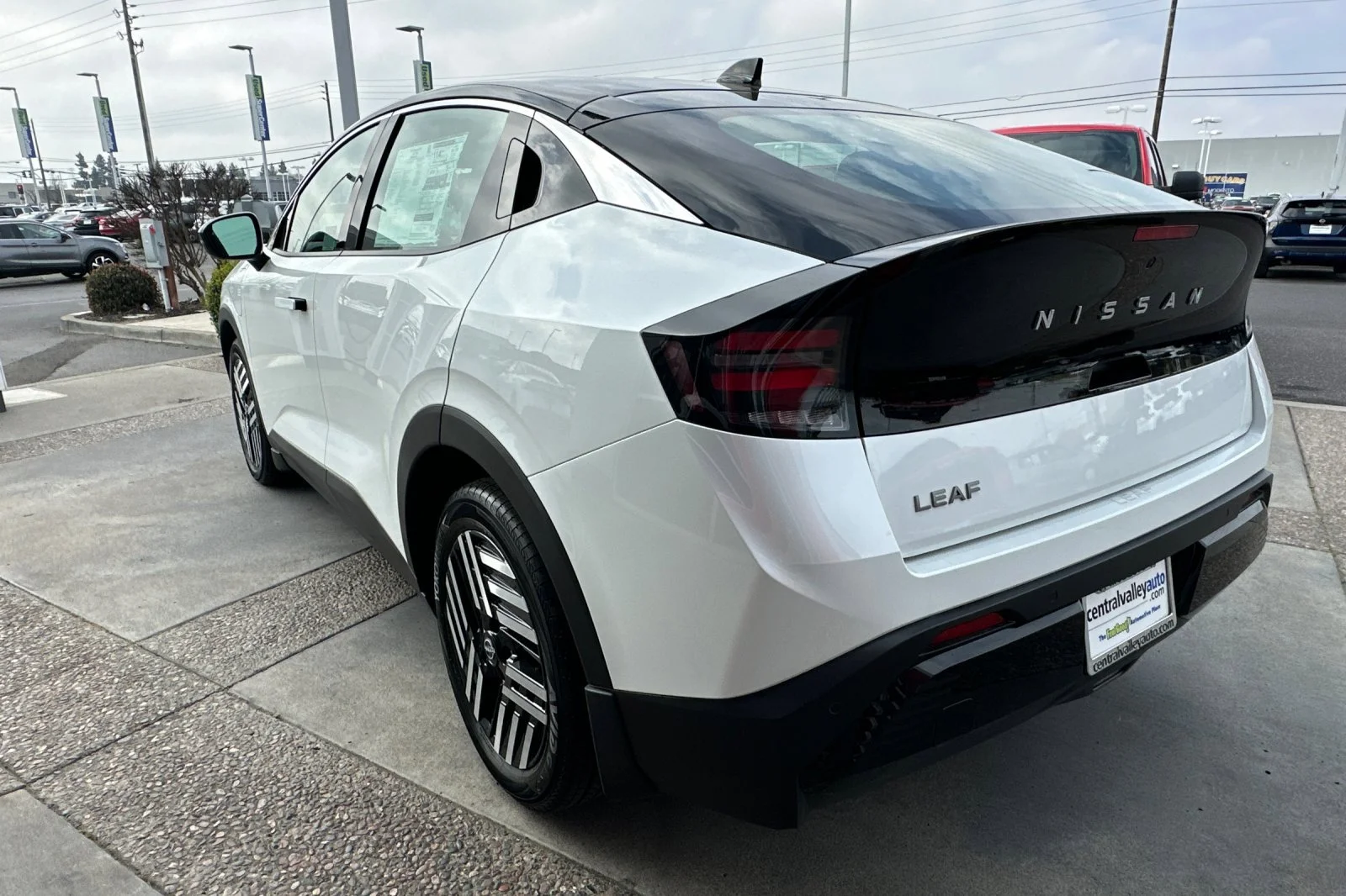 2026 Nissan LEAF SV+ - Photo 6