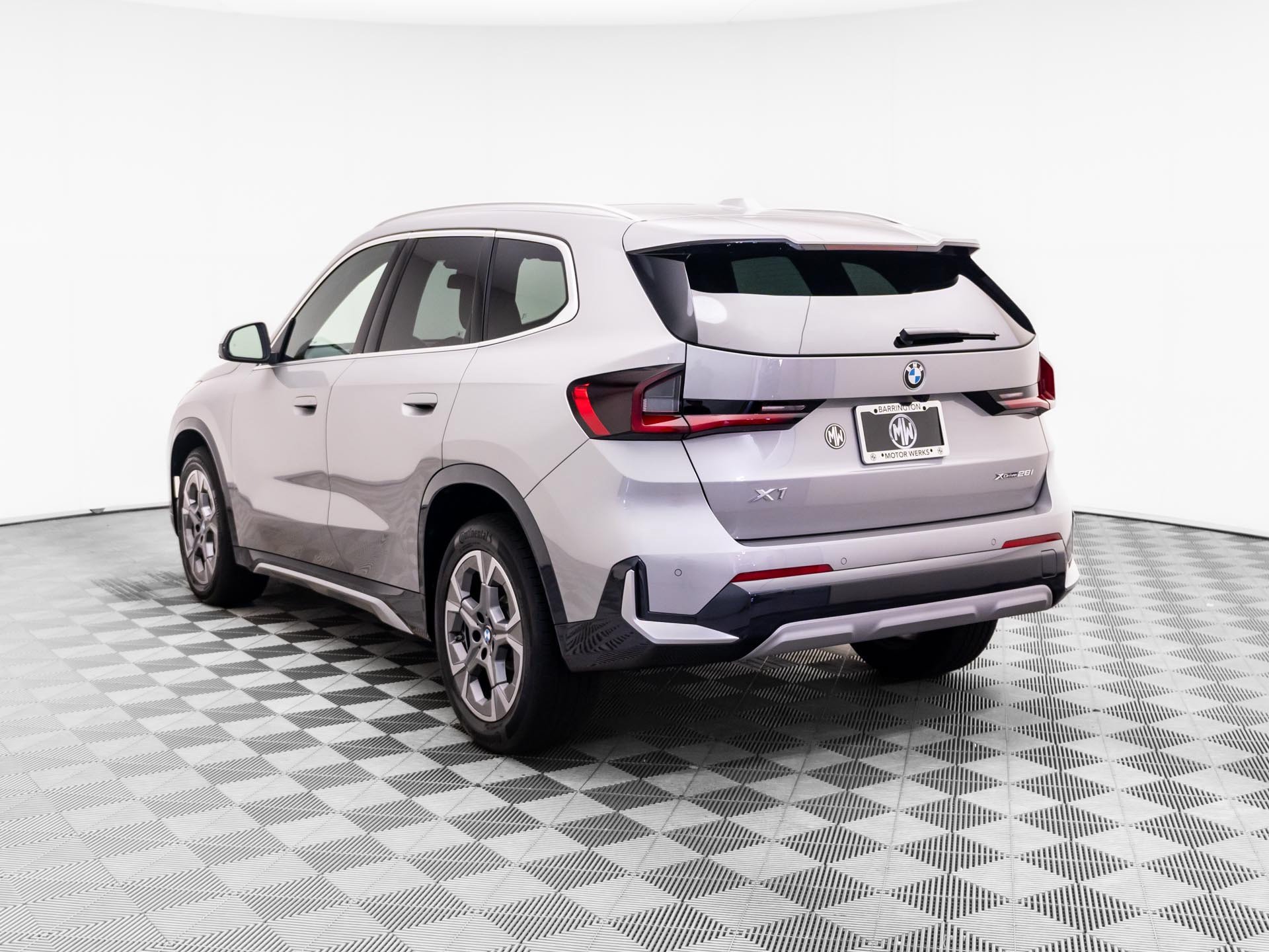 Certified Used 2025 Space Silver Metallic BMW xDrive28i image 3