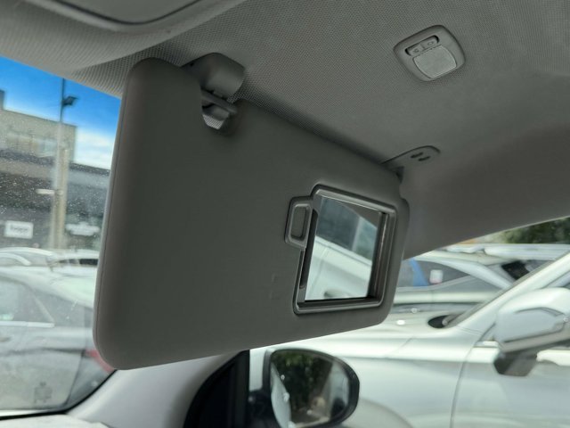 Used 2017 Molten Silver Hyundai SE image 30