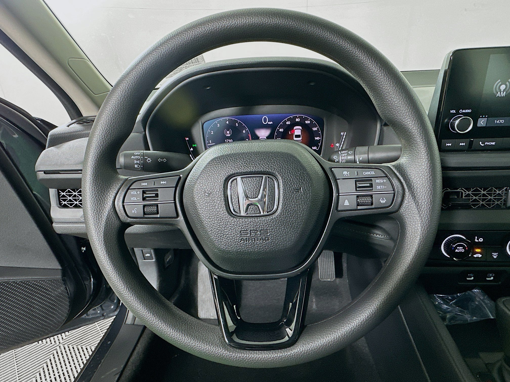 Used 2025 Meteorite Gray Metallic Honda LX image 8