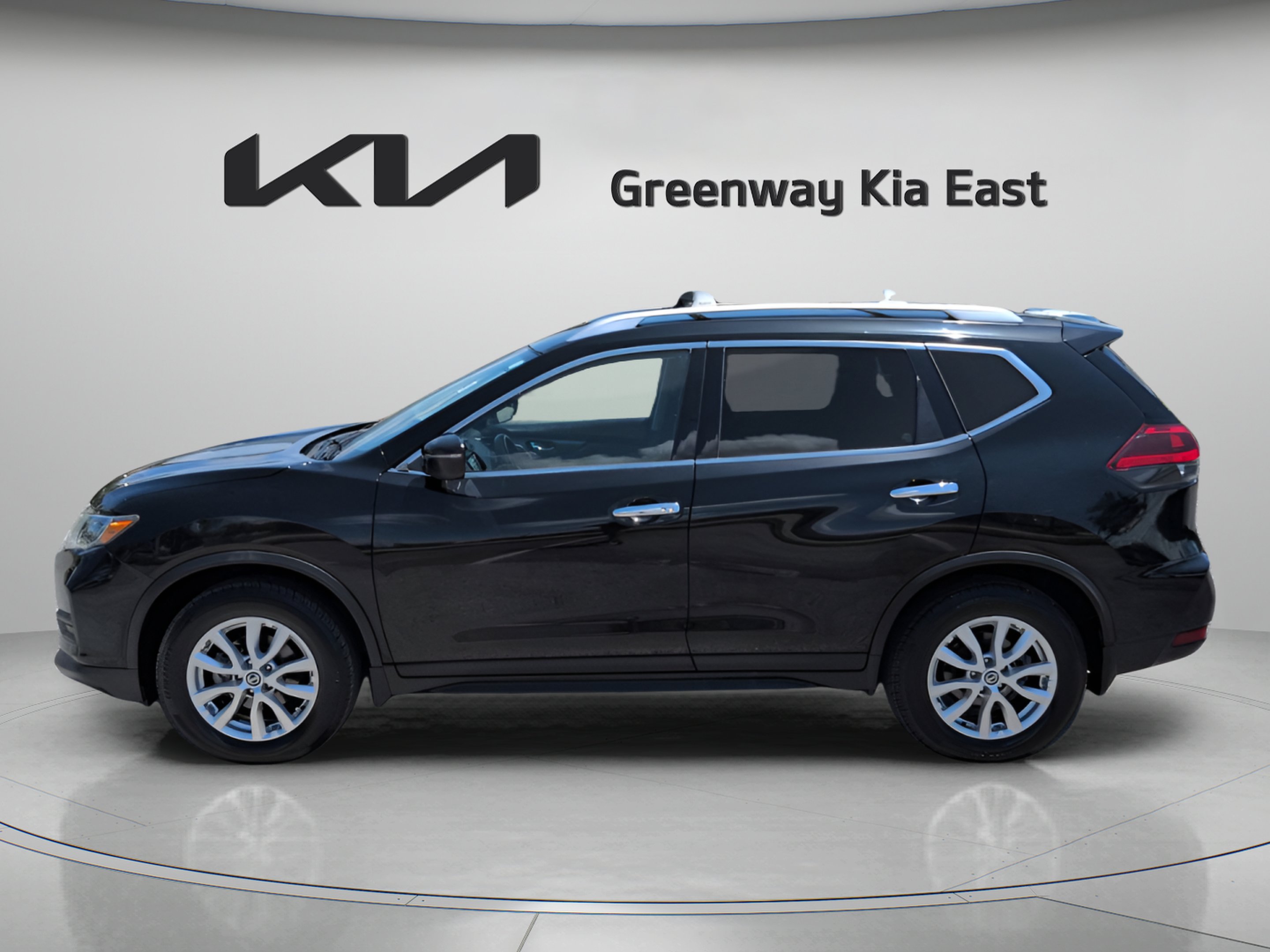 Used 2020 Magnetic Black Pearl Nissan SV image 9