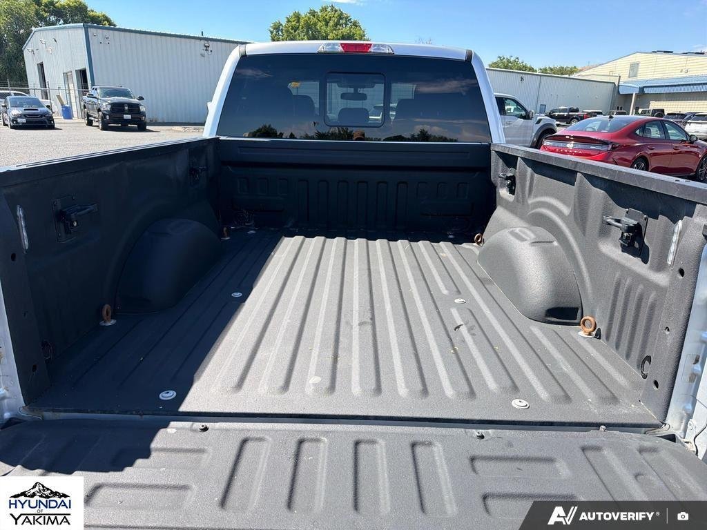 Used 2019  Ford LARIAT image 12