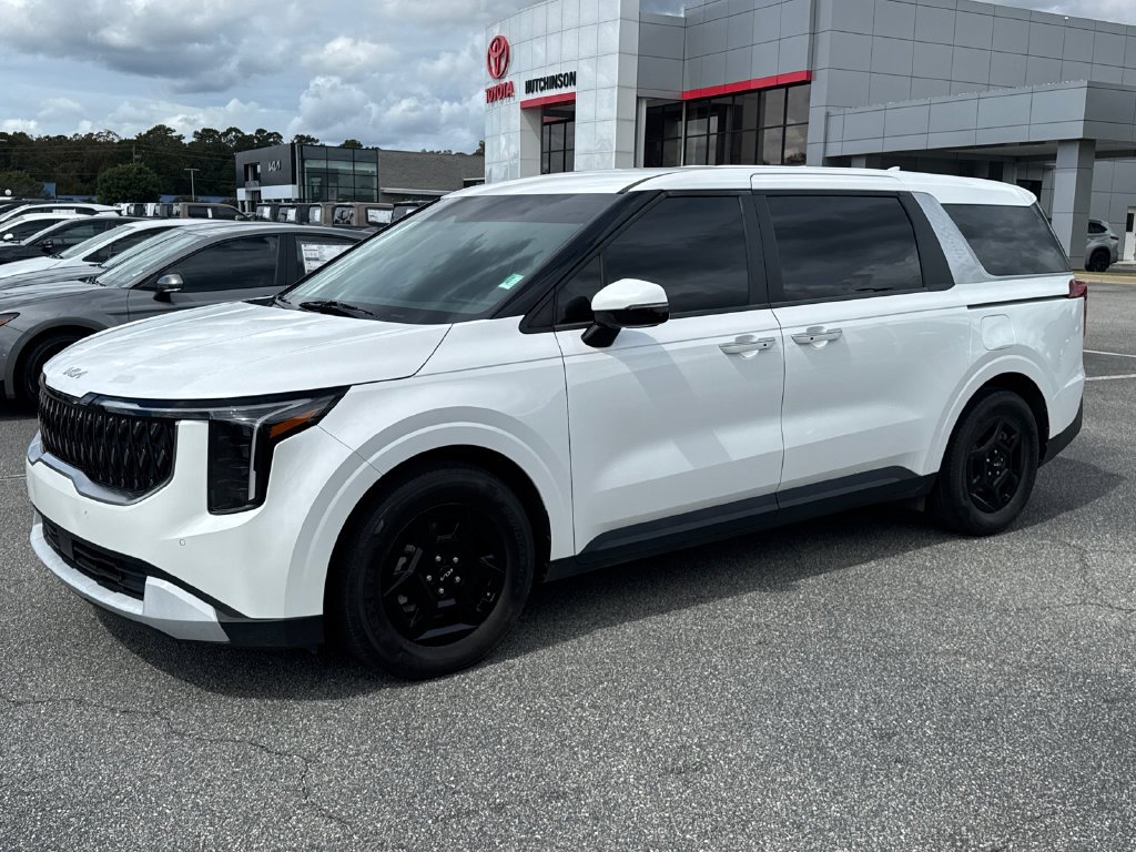 Used 2025 White Kia LXS image 7