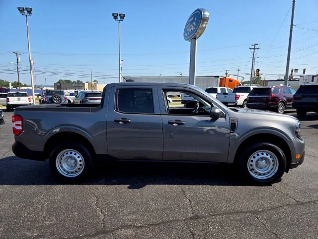 Used 2025 Gray Ford XL image 9