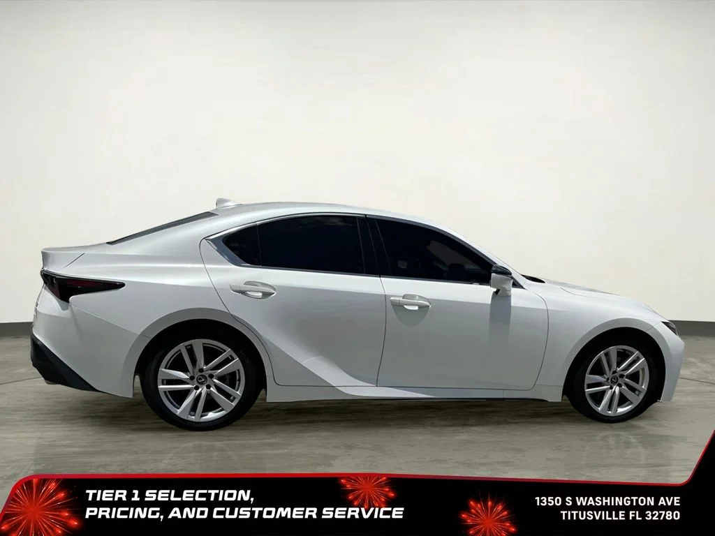 Used 2023 White Lexus 300 image 9