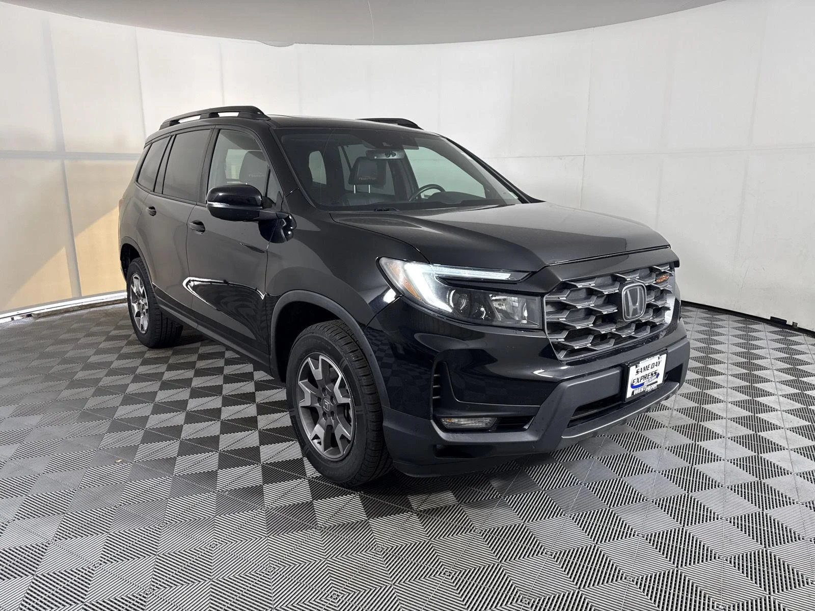 Used 2022 Crystal Black Pearl Honda TrailSport image 11