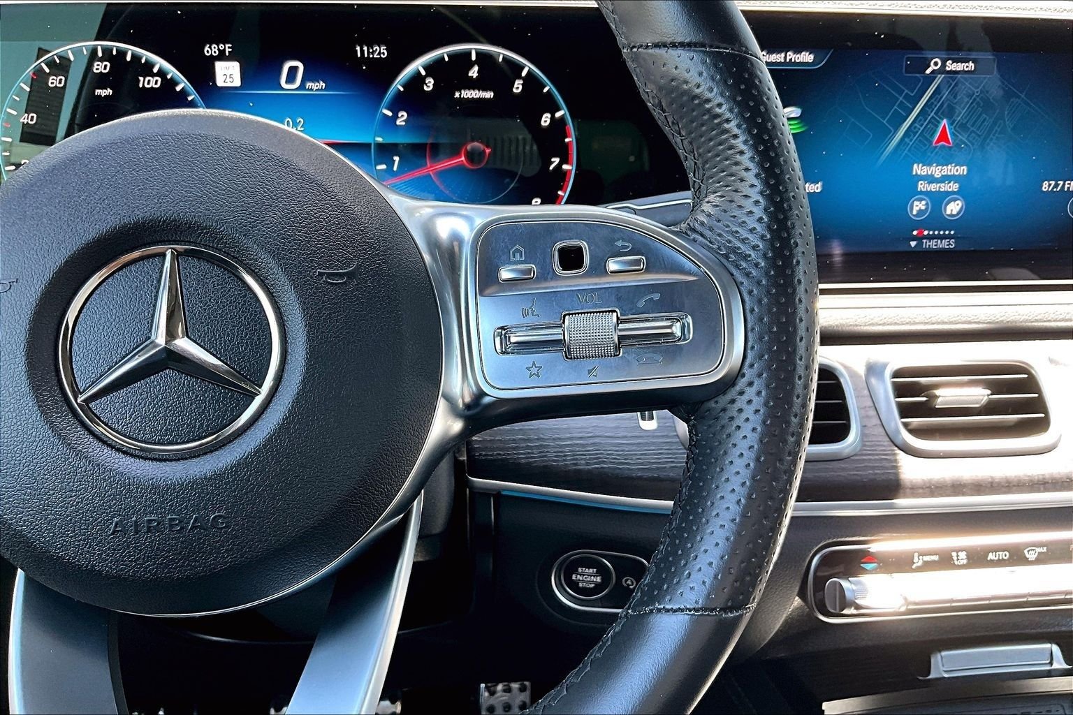 Used 2023  Mercedes-Benz GLS 450 image 19