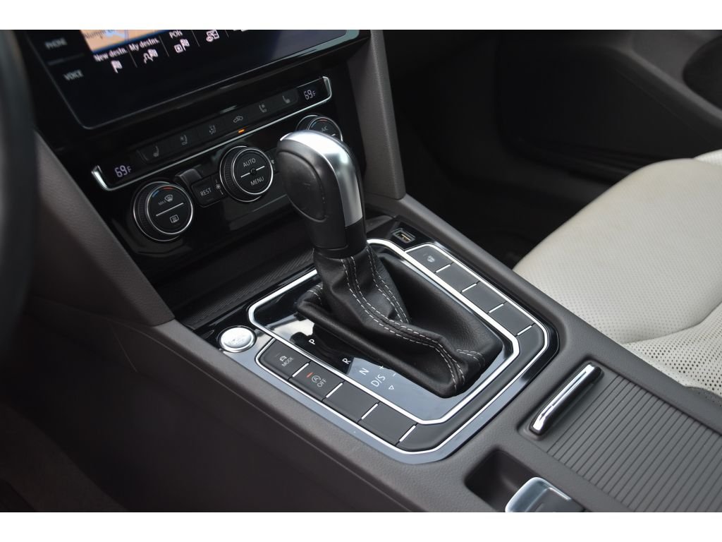 Used 2020 Deep Black Pearl Volkswagen SEL Premium R-Line image 35