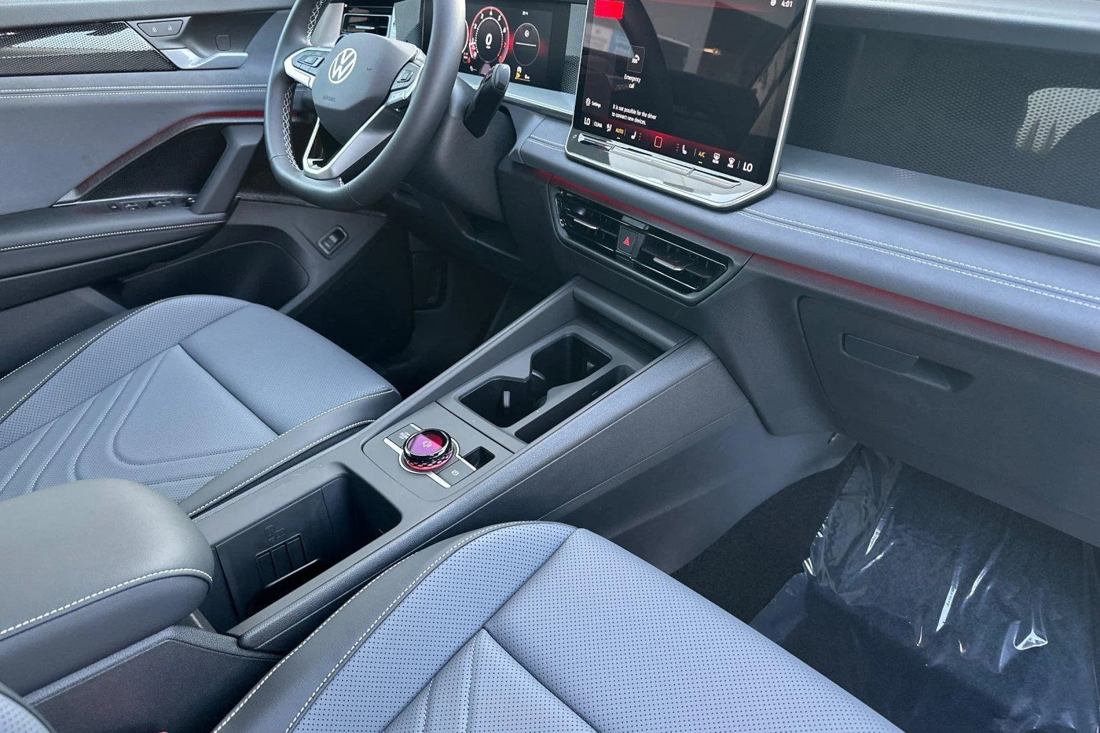 New 2026 Monterey Blue Pearl Volkswagen SE image 16