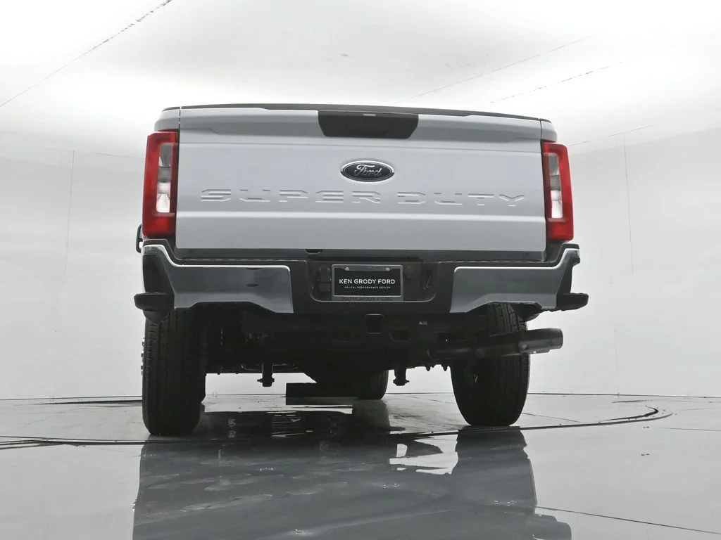 New 2026 Oxford White Ford XL image 47