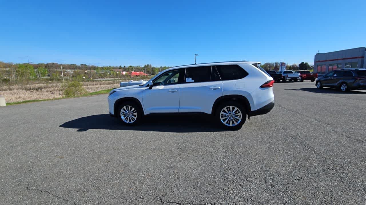 Used 2024 Wind Chill Pearl Toyota Platinum image 8