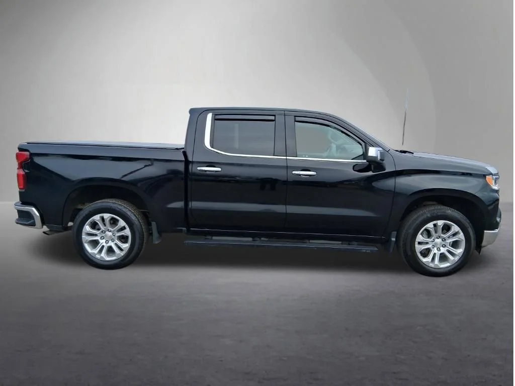 Used 2022 Chevrolet Silverado 1500 LTZ with VIN 1GCUDGED4NZ578051 for sale in Red Wing, Minnesota