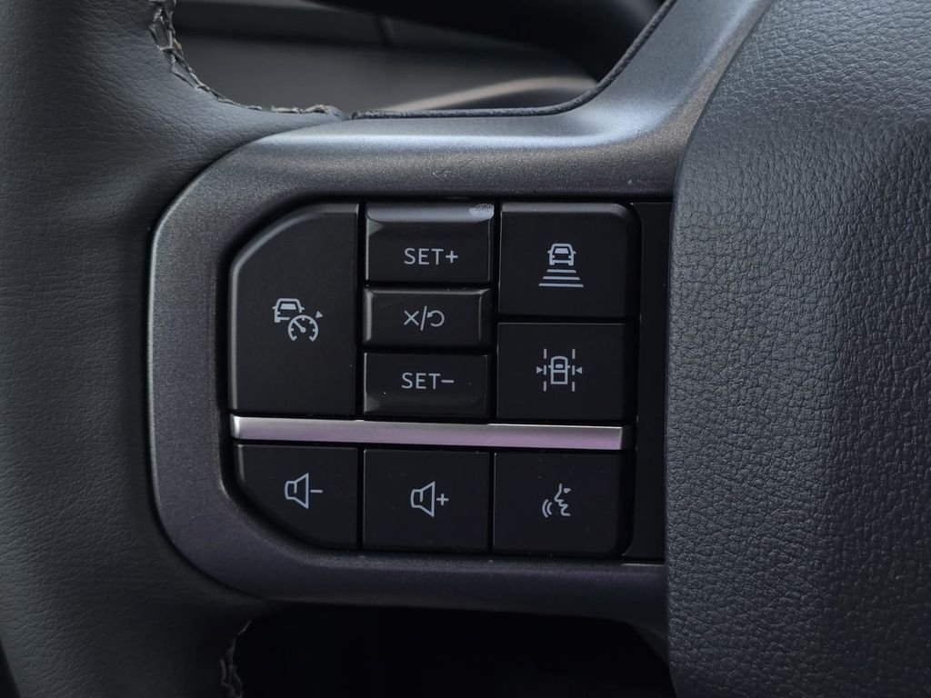 New 2026 Carbonized Gray Metallic Ford XLT image 18