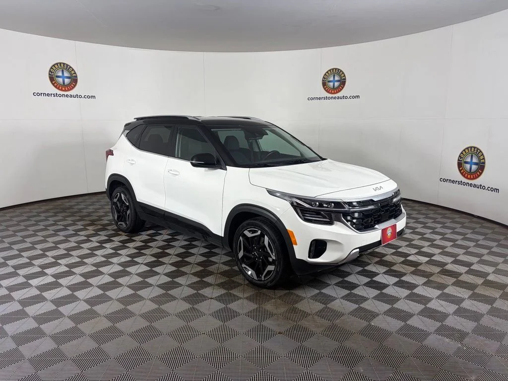Used 2024 White Kia SX image 16