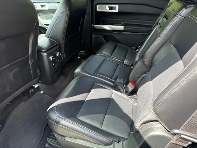 Used 2023 White Ford Limited image 19