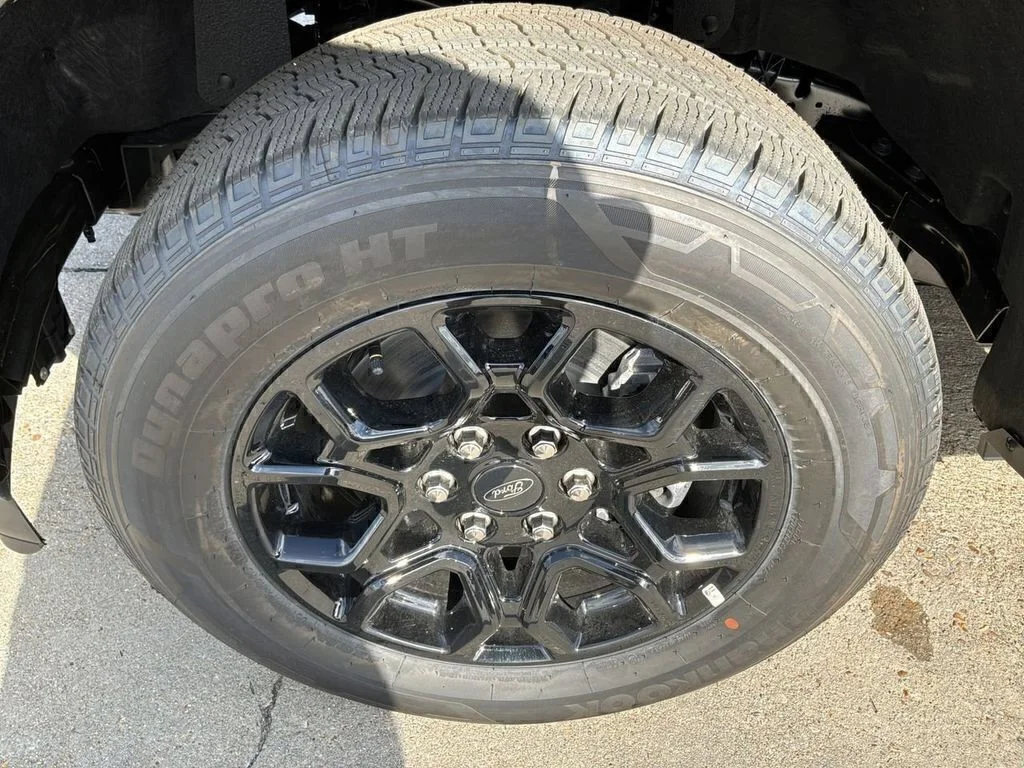 New 2026 Agate Black Metallic Ford XLT image 11