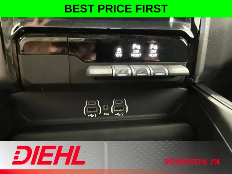 New 2026 Diamond Black Crystal Pearl-Coat Exterior Paint RAM Big Horn/Lone Star image 31
