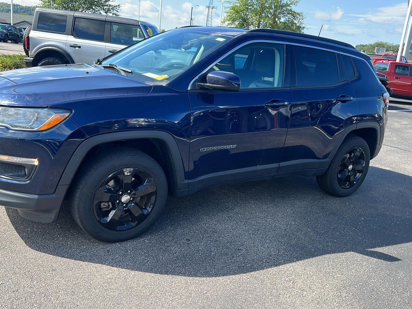Used 2020 Jazz Blue Pearlcoat Jeep Latitude image 9
