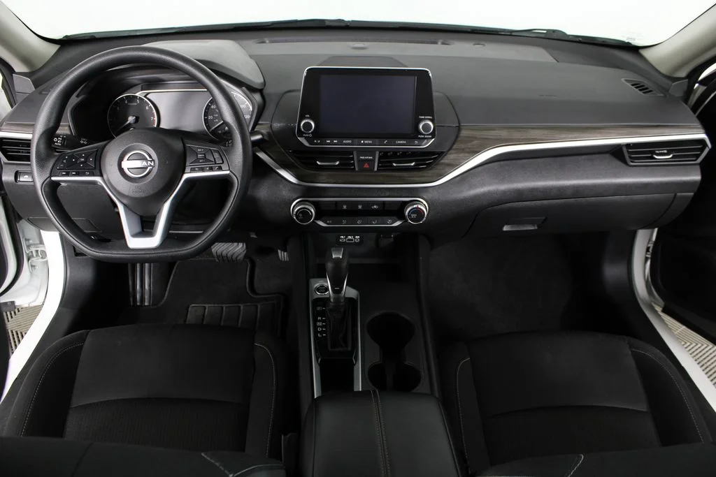 2025 Nissan Altima SV - Photo 21