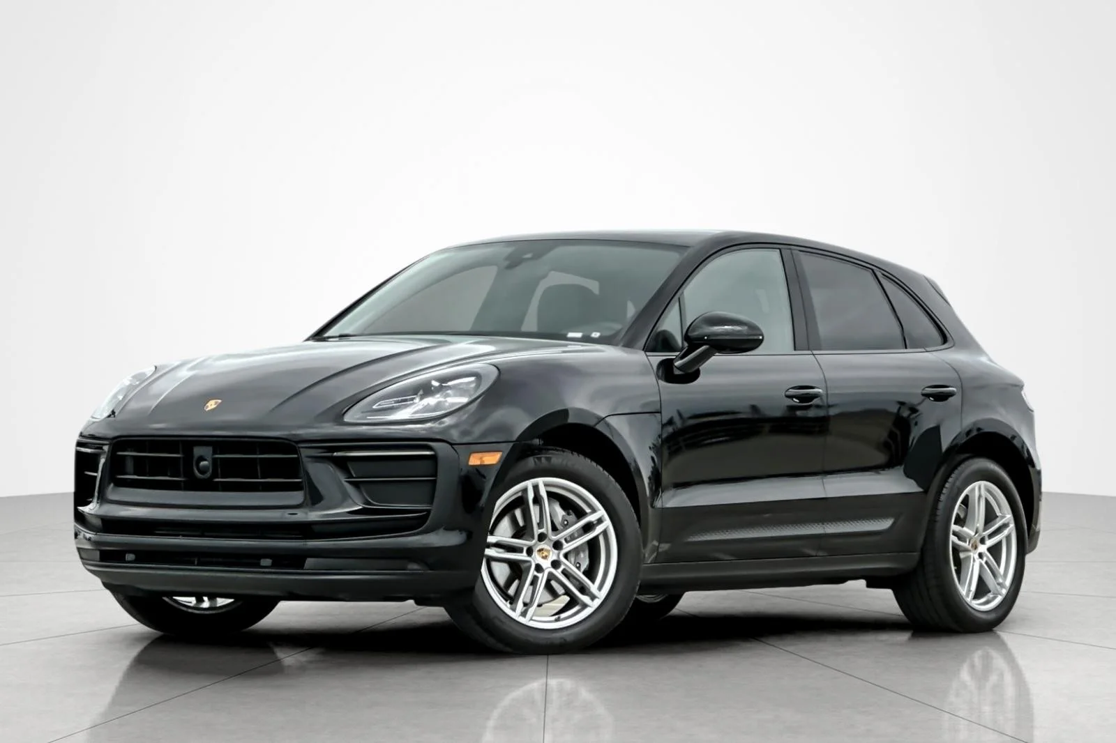 2023 Porsche Macan -'s photo